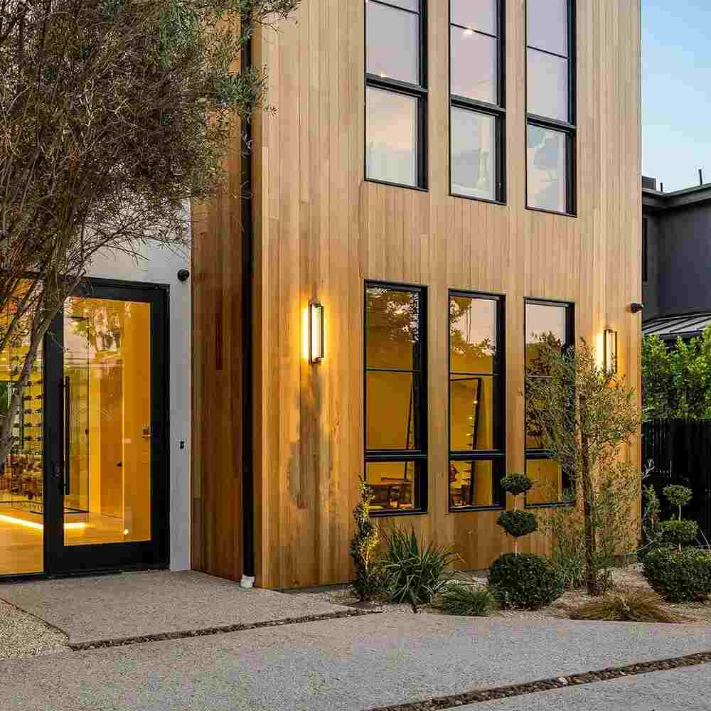 Classic Aluminum-Clad Wood Single Hung Window2